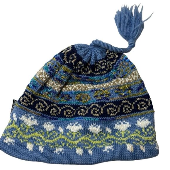 Turtle Fur Women’s Beanie Tassal Ski Hat. - Picture 6 of 8